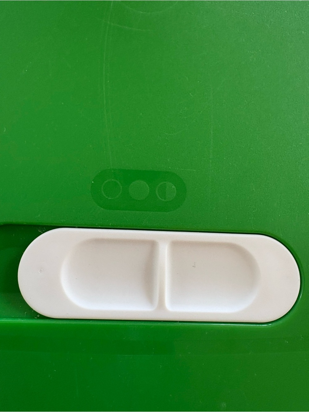Tupperware Produce Storage Smart FridgeSmart Green Lid Food Storage Container - Picture 9 of 11